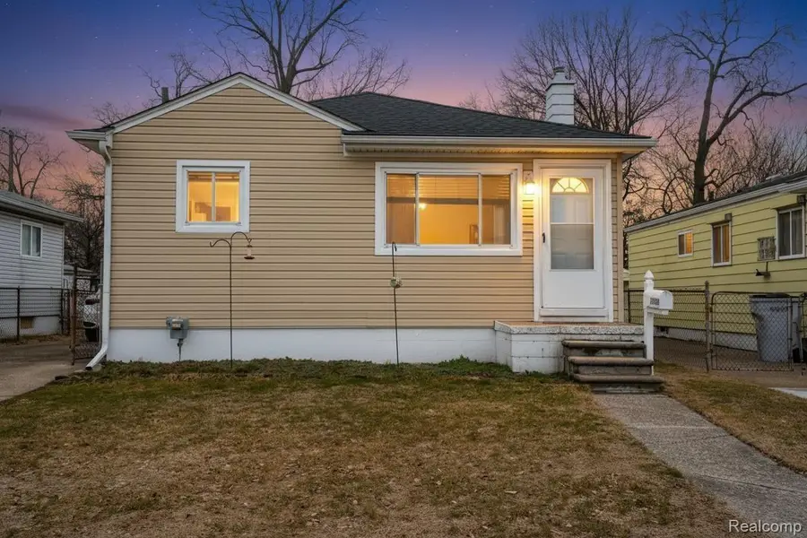 23360 Crossley Avenue, Hazel Park, MI 48030 - #2