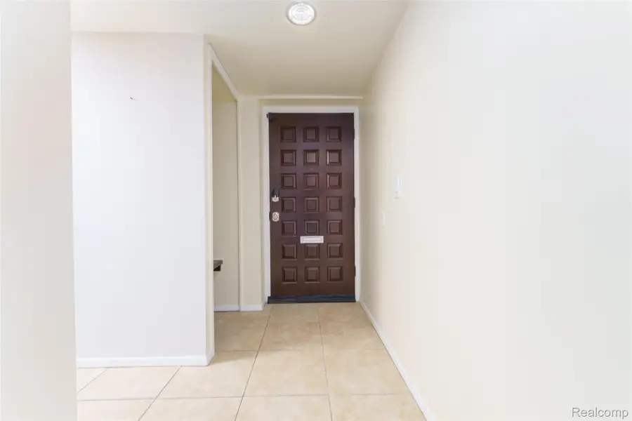 18417 University Park Drive, Livonia, MI 48152 - #2