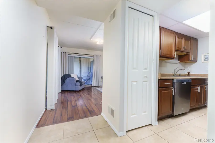 18417 University Park Drive, Livonia, MI 48152 - #3