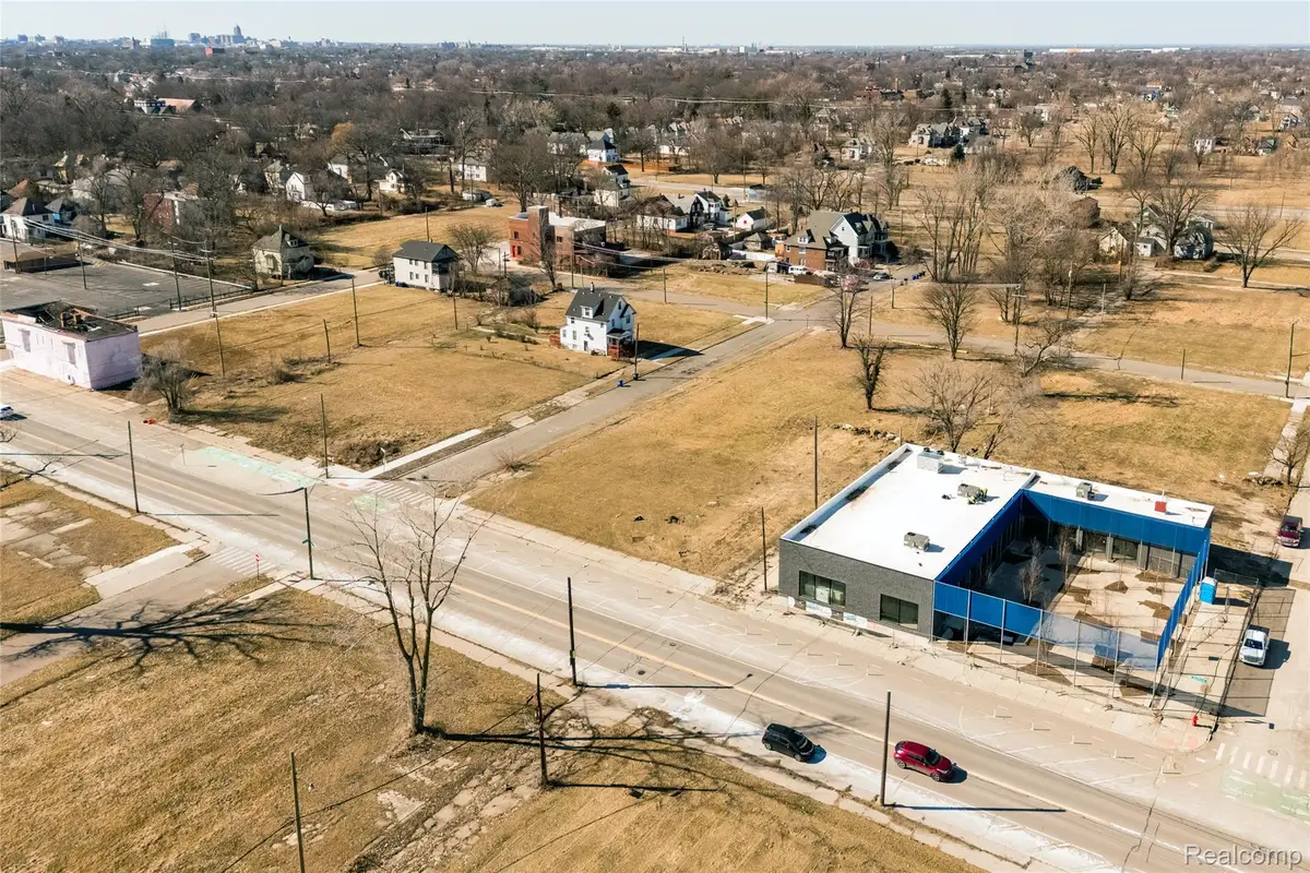 8911 Kercheval Street, Detroit, MI 48214 - #1