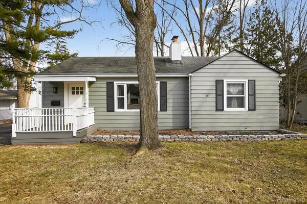 23170 Hawthorne Street, Farmington, MI 48336