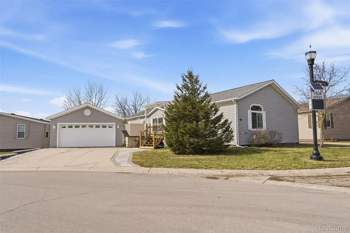 11050 Willowgreen Court, South Lyon, MI 48178 - #1