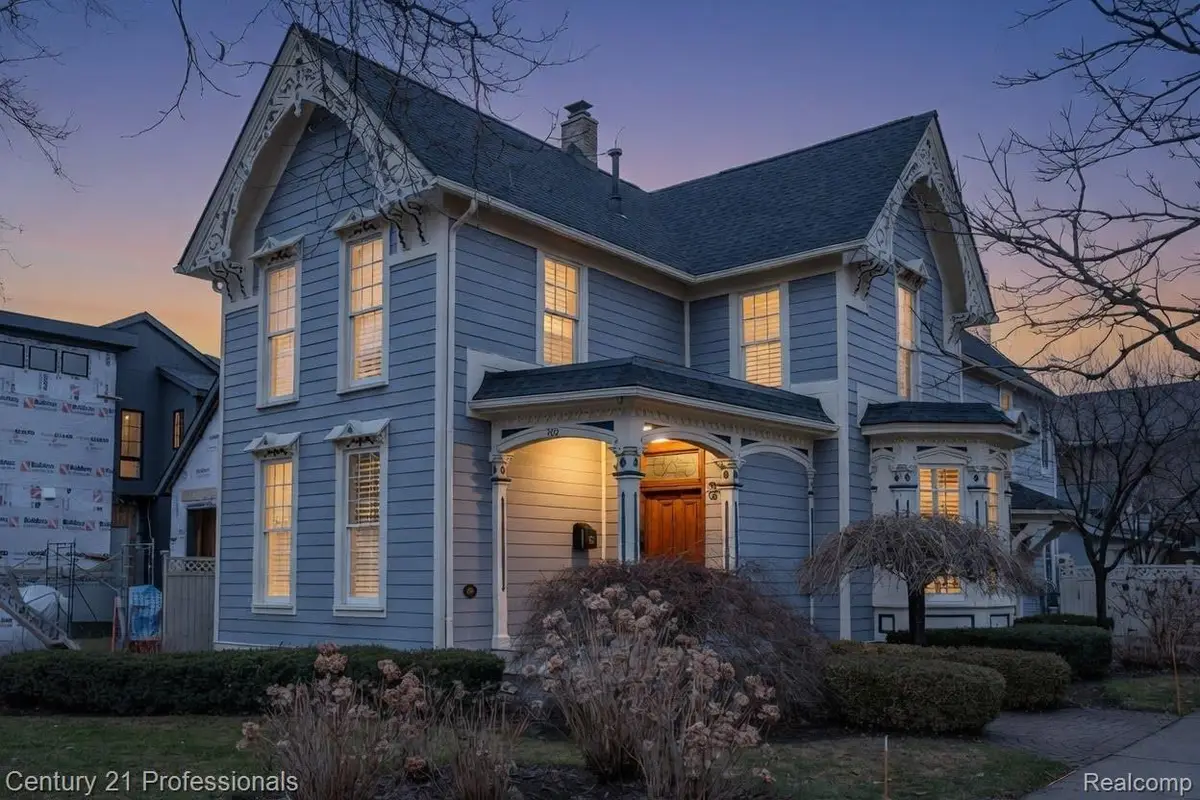 302 W 3rd Street, Rochester, MI 48307 - #1