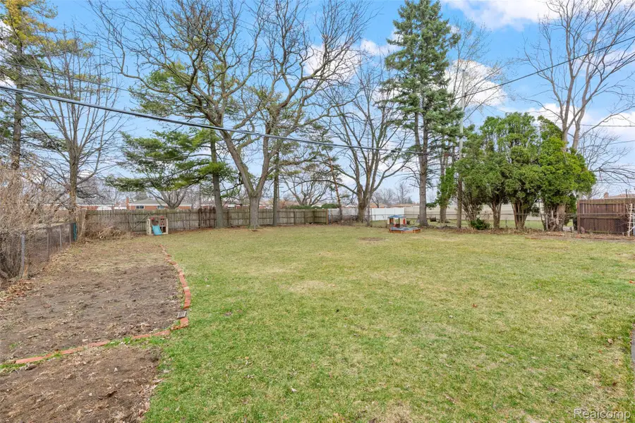 26704 Potomac Court, Center Line, MI 48015 - #3