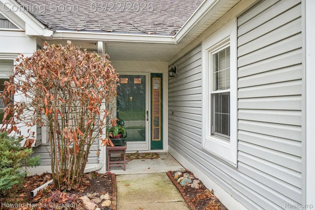 6819 Fox Lane, Waterford, MI 48327 - #1