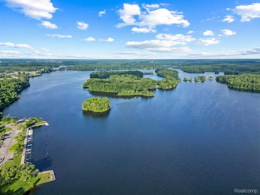 2636 Crystal Lake Drive, Commerce Township, MI 48382 - #3