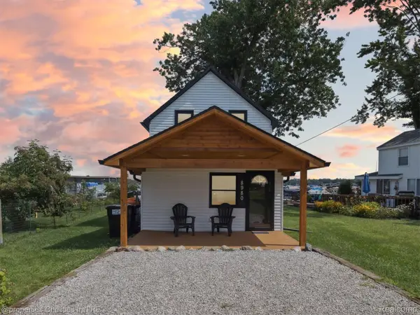 8980 Dexter Pinckney Road, Pinckney, MI 48169