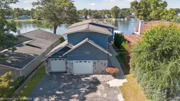 1747 Shankin Drive, WolverineLake, MI 48390