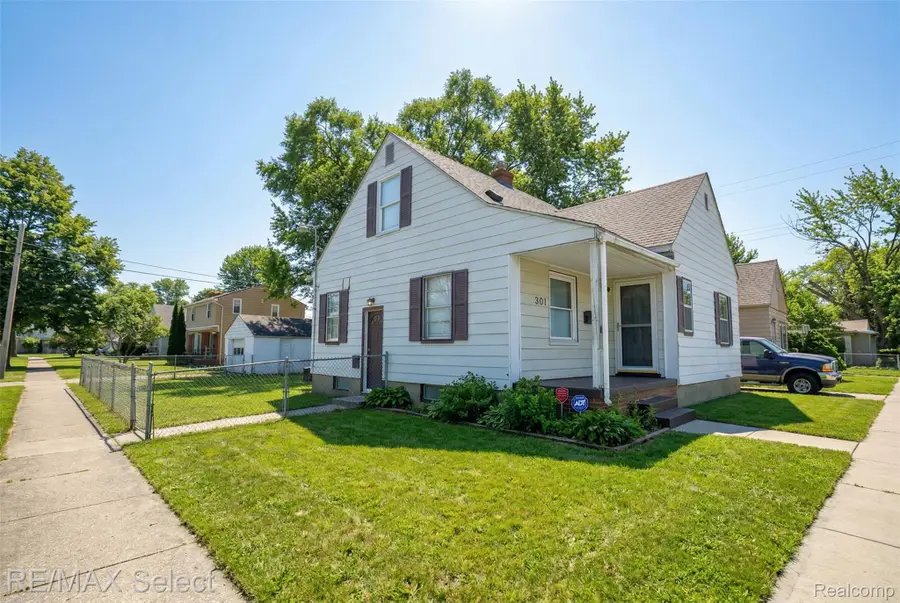 301 Chandler Street, Flint, MI 48503 - #2