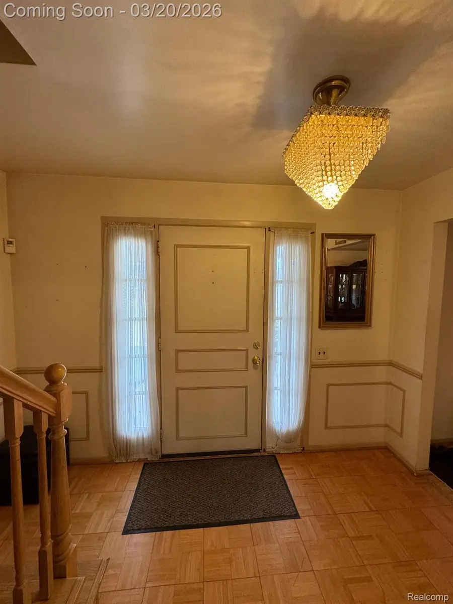 5045 Forestdale Drive, West Bloomfield, MI 48322 - #3