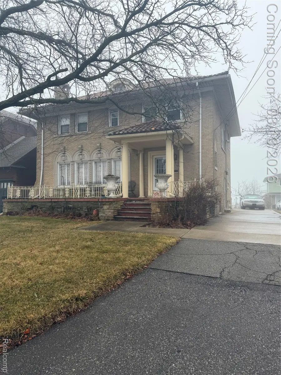 87 Biddle Avenue, Wyandotte, MI 48192 - #2