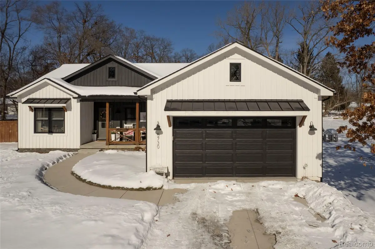 5730 Crescent Road, Waterford, MI 48327 - #1