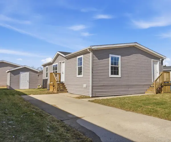 1935 Juneau Court, Hartland, MI 48353