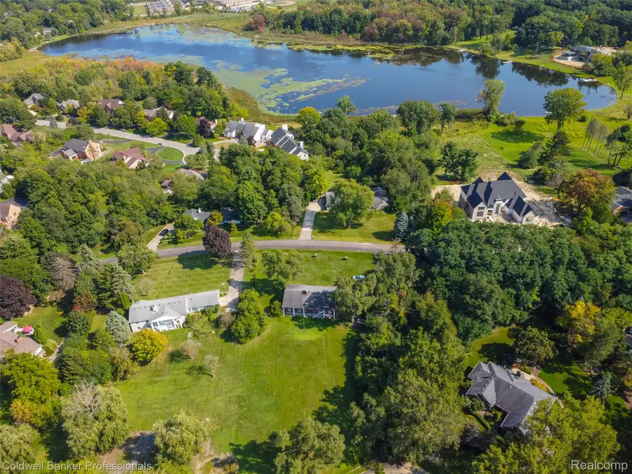 3260 Chickering Lane, Bloomfield, MI 48302 - #2