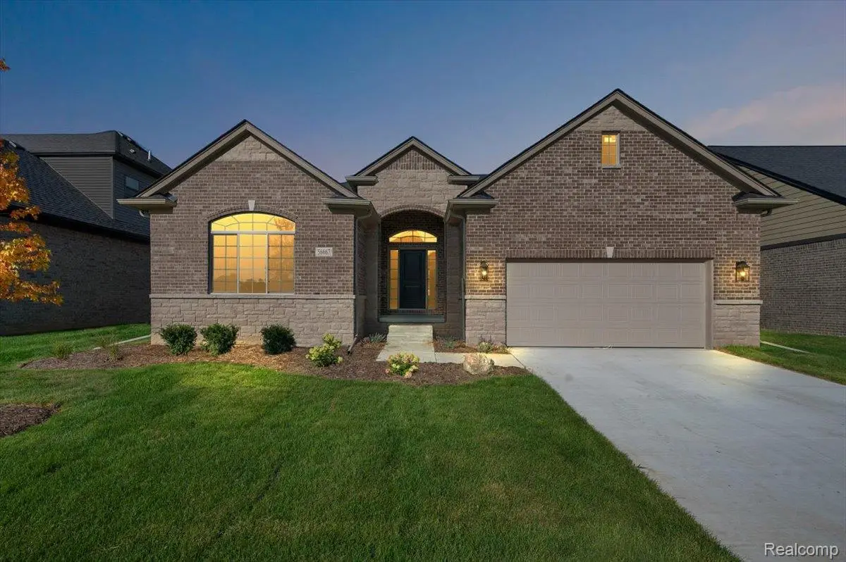 56667 Via Bellano #32, Macomb, MI 48042 - #1