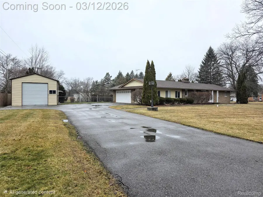 1134 Cayuga Drive, Grand Blanc, MI 48439 - #2
