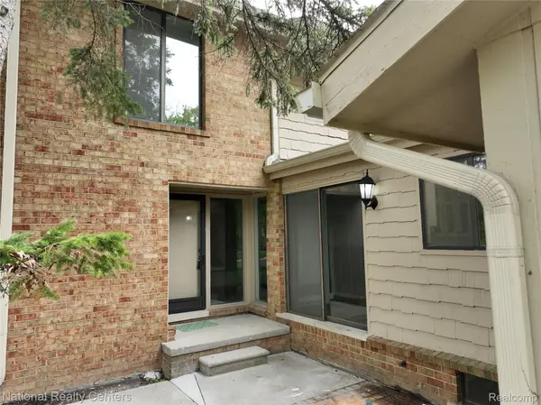 7103 Pebble Park Drive, WestBloomfield, MI 48322