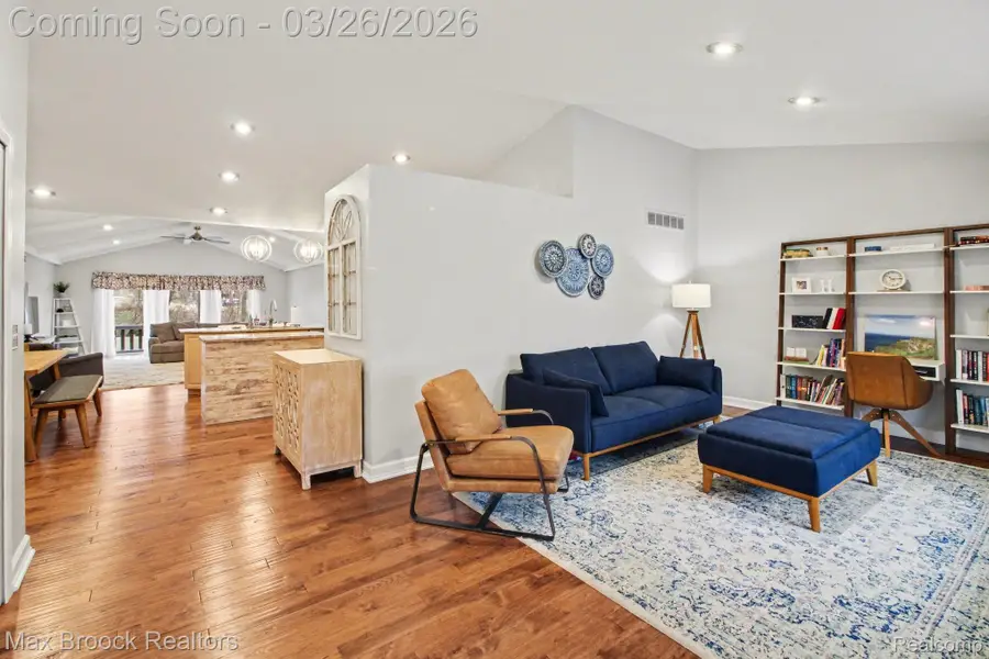 2261 Avondale Street, Sylvan Lake, MI 48320 - #3