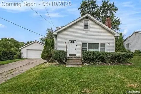 371 Hillcliff Drive, Waterford, MI 48328