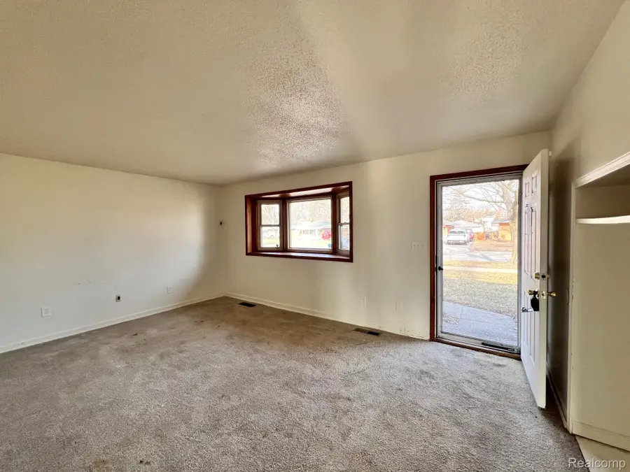 5004 Hayes Street, Wayne, MI 48184 - #2