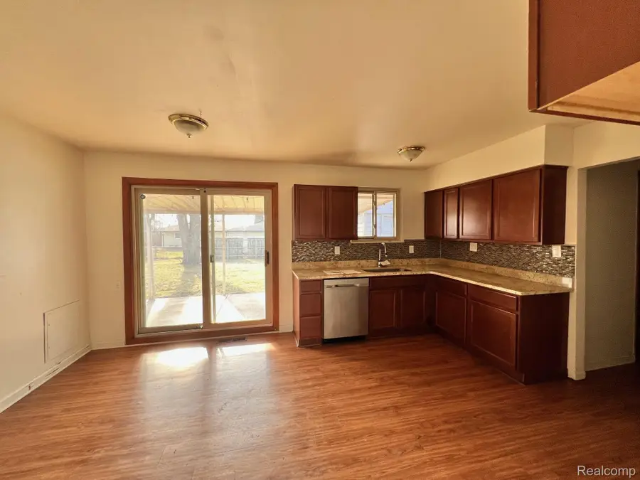 5004 Hayes Street, Wayne, MI 48184 - #3