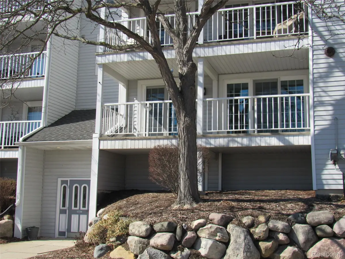 3565 S Port Cove Drive #63, Waterford, MI 48328 - #1
