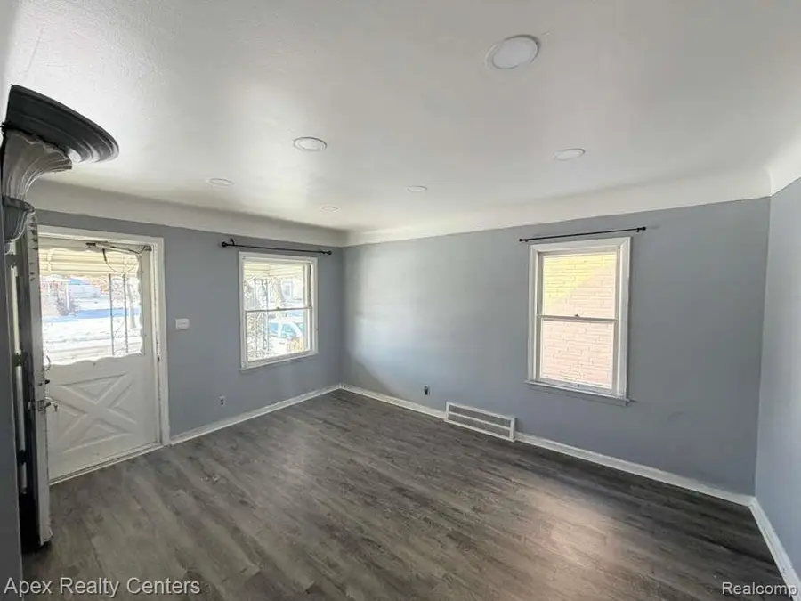 7232 Dolphin, Redford, MI 48239 - #3