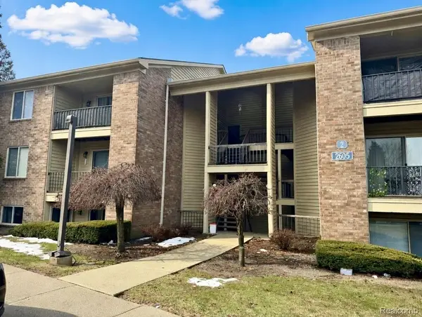 2605 Greenstone Boulevard #201, AuburnHills, MI 48326