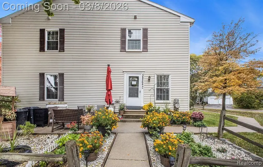 38568 Capetown Court, Clinton Township, MI 48038 - #2