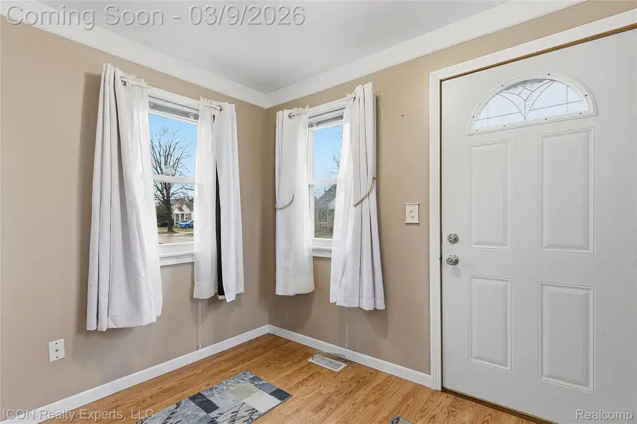 1807 Hanford Avenue, Lincoln Park, MI 48146 - #3