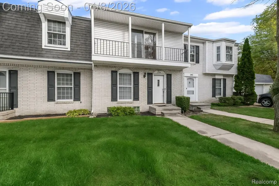 121 Stratford Lane, Rochester Hills, MI 48309 - #2