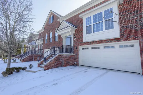 764 Red Run Drive #34, Troy, MI 48085
