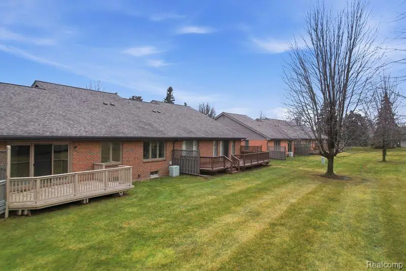 45530 Meadows Square, Macomb, MI 48044 - #3