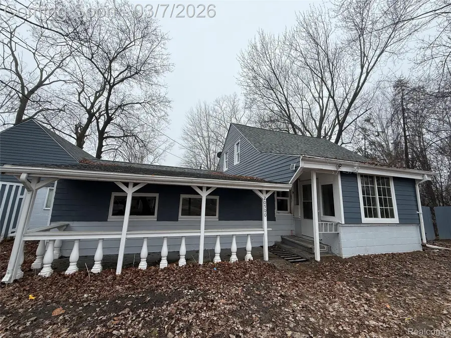 20500 Mckishnie Street, Clinton Township, MI 48035 - #2