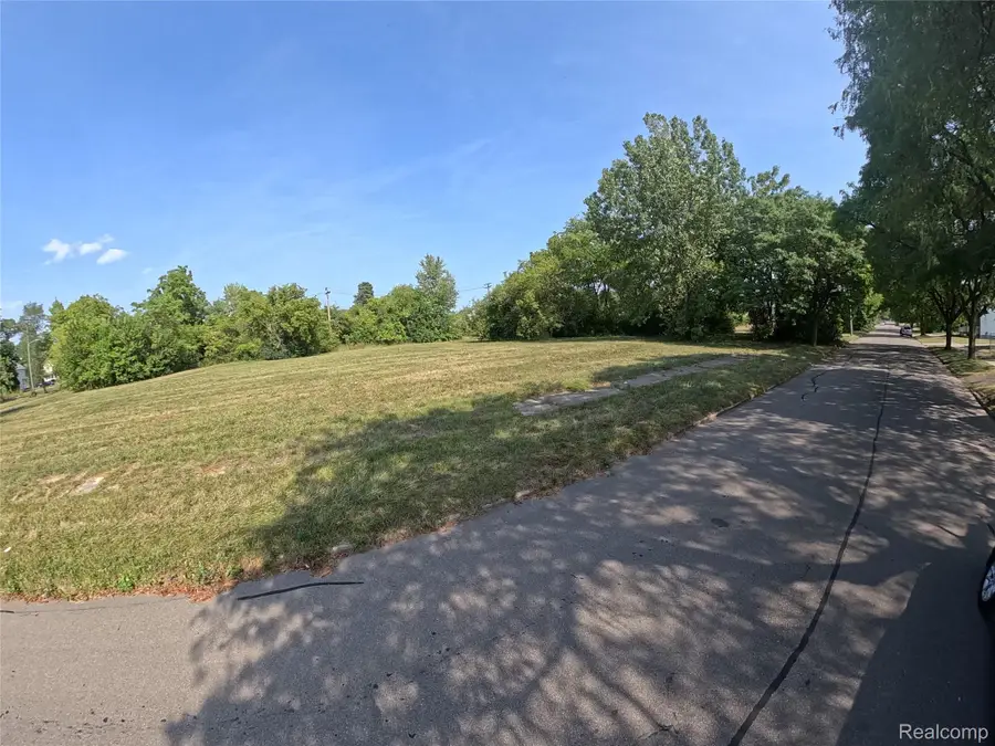 3932 18th Street, Detroit, MI 48208 - #2