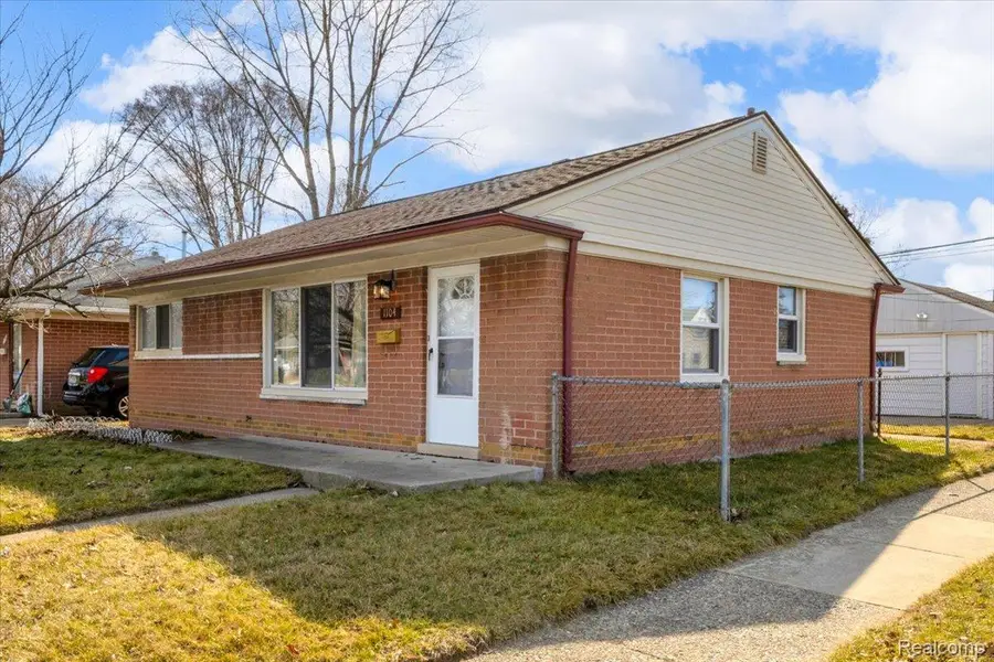 1104 E Barrett Avenue, Madison Heights, MI 48071 - #3