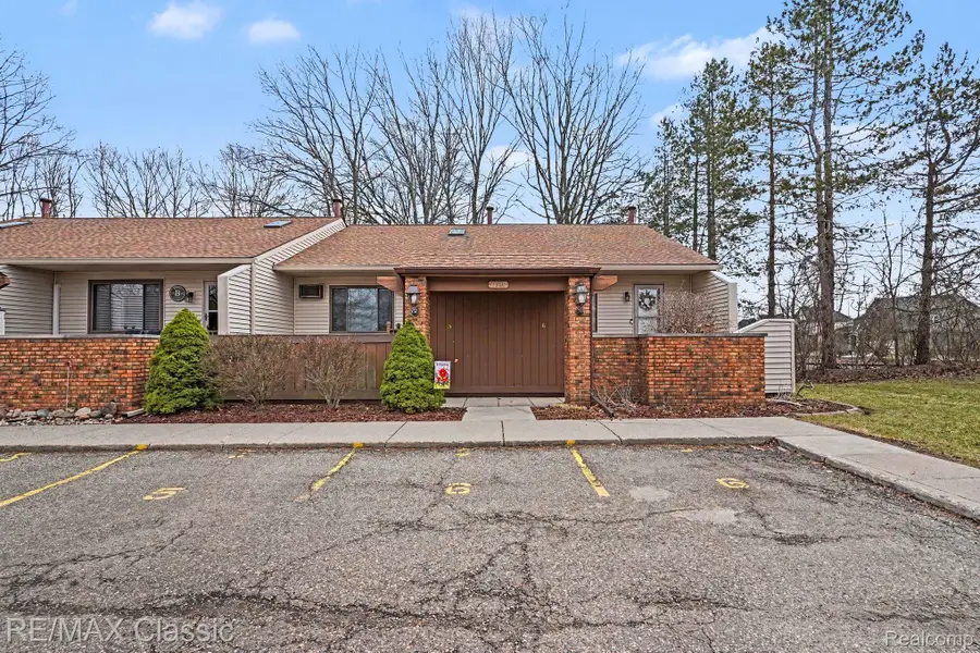 25691 Lexington Drive #5, South Lyon, MI 48178 - #2