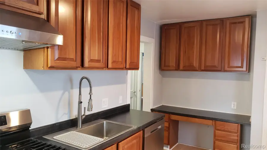 4116 Syracuse Street, Dearborn Heights, MI 48125 - #2