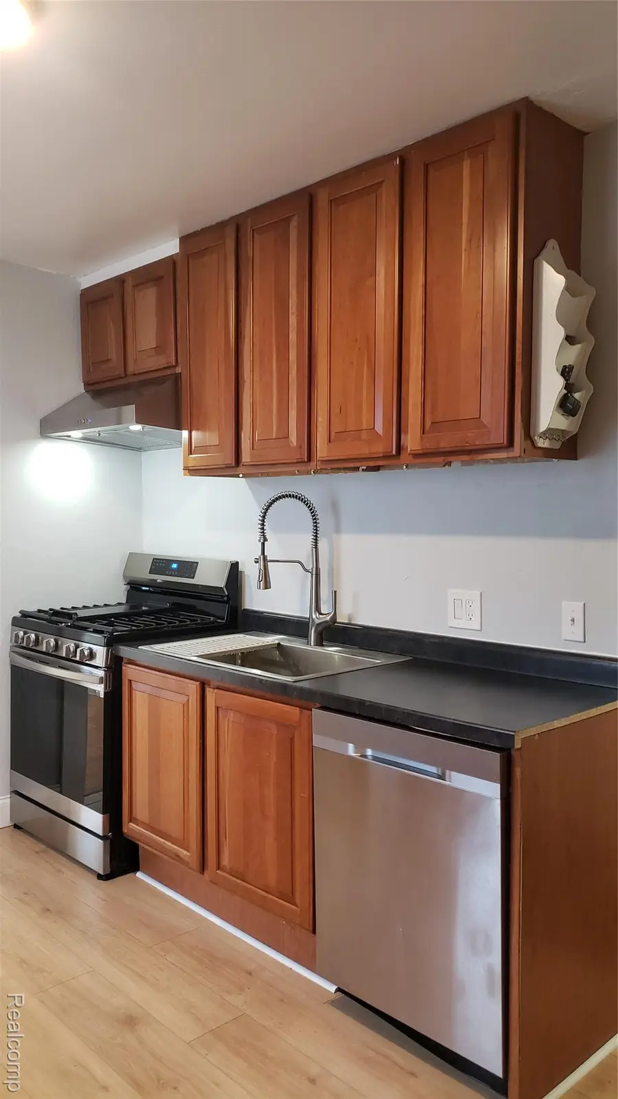 4116 Syracuse Street, Dearborn Heights, MI 48125 - #3