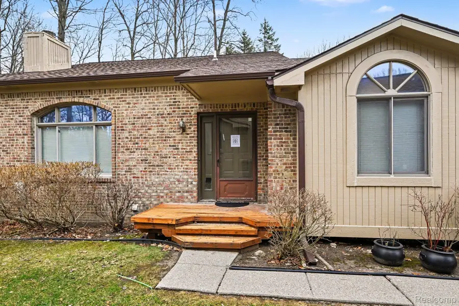 7420 Parkdale Street, West Bloomfield, MI 48322 - #3