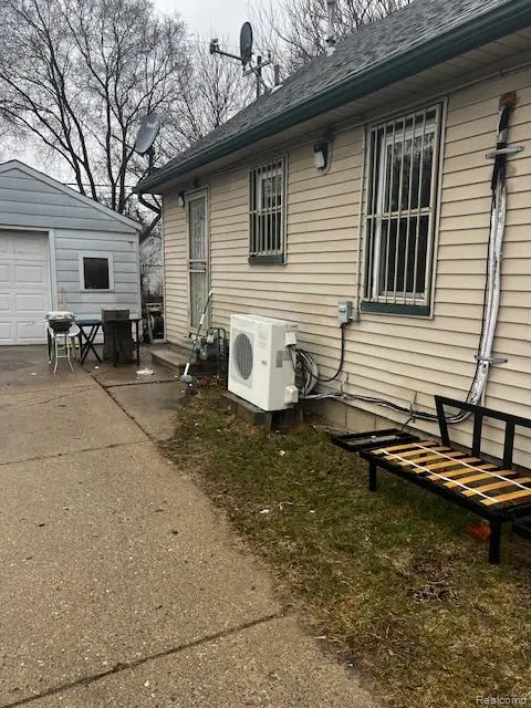 6083 Rosemont Avenue, Detroit, MI 48228 - #3