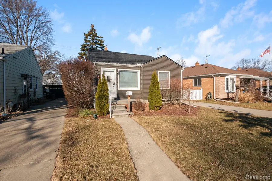 23021 California Street, Saint Clair Shores, MI 48080 - #3