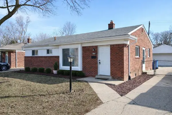 21734 Eastwood Court, Warren, MI 48089