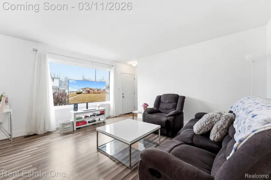 2071 Meyer Court, Lincoln Park, MI 48146 - #3