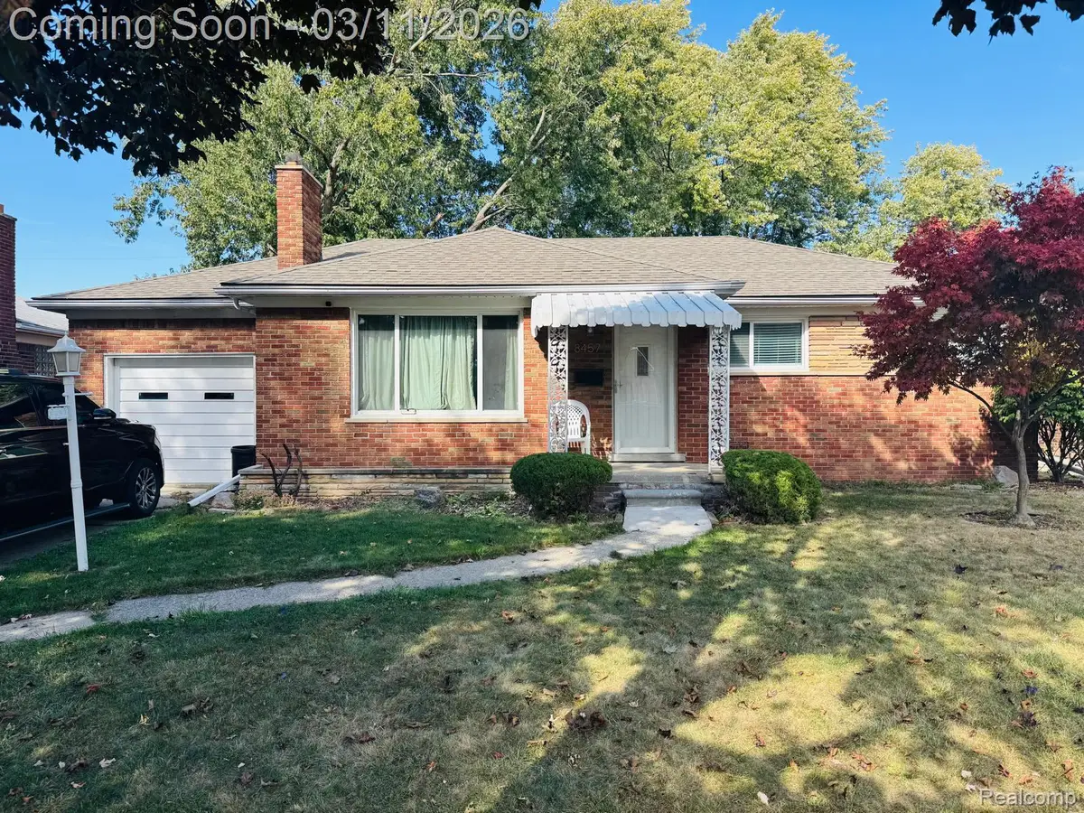 8457 Menge, Center Line, MI 48015 - #1