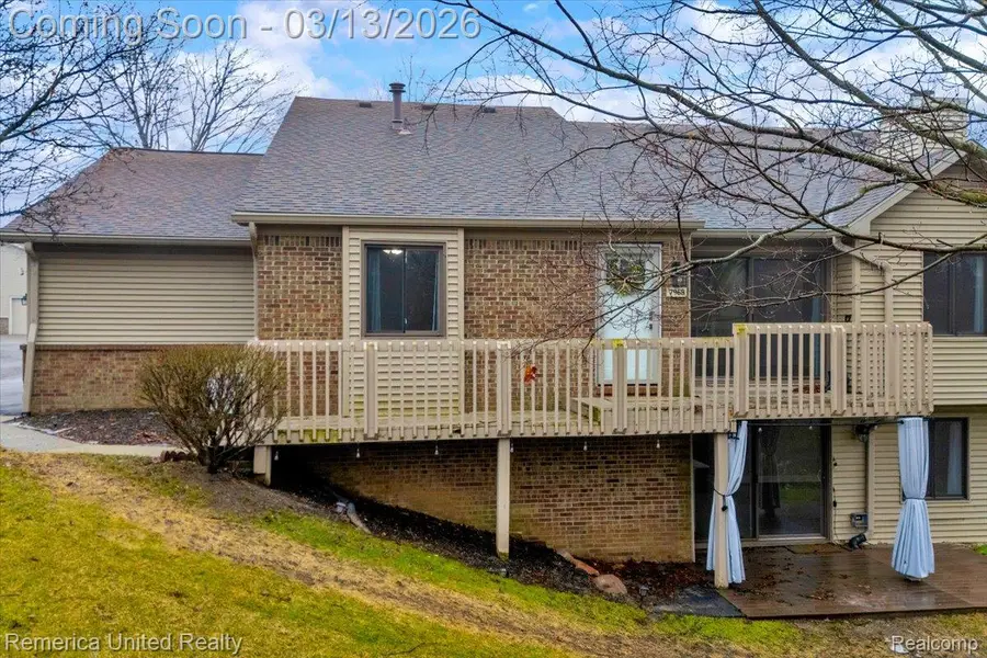 7968 Lawrence, West Bloomfield, MI 48322 - #2