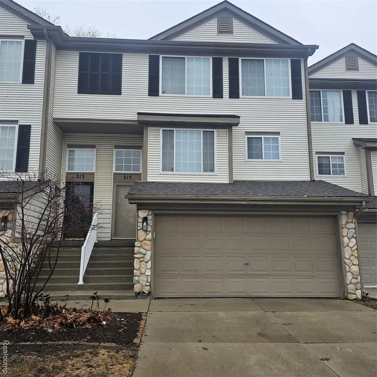 215 Oak Ridge Drive, Pontiac, MI 48341 - #1