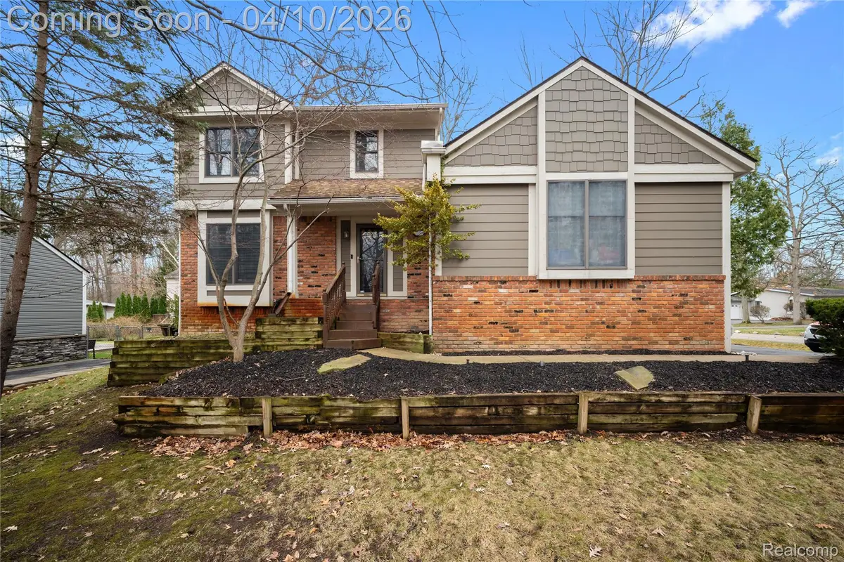 471 Hillson Drive, Waterford, MI 48327 - #1