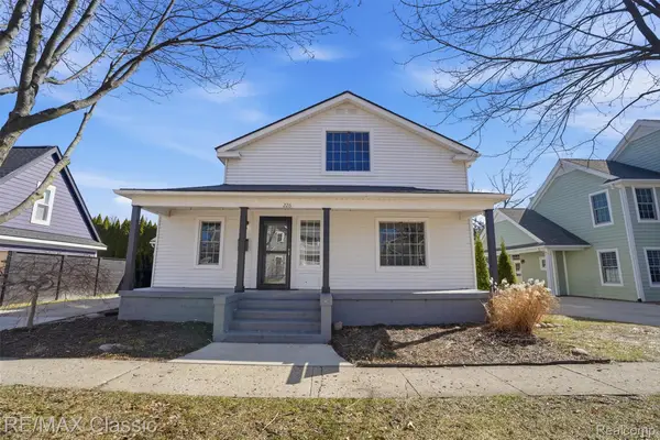 226 Hickory Street, Milford, MI 48381