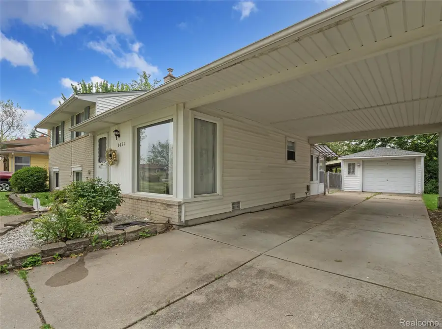 2071 Koper Drive, Sterling Heights, MI 48310 - #3